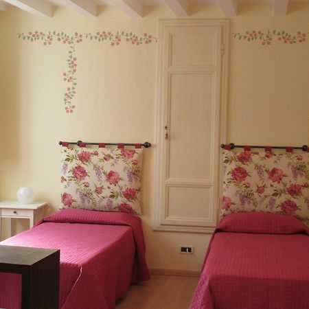 Mimi Apartment Lucques Chambre photo