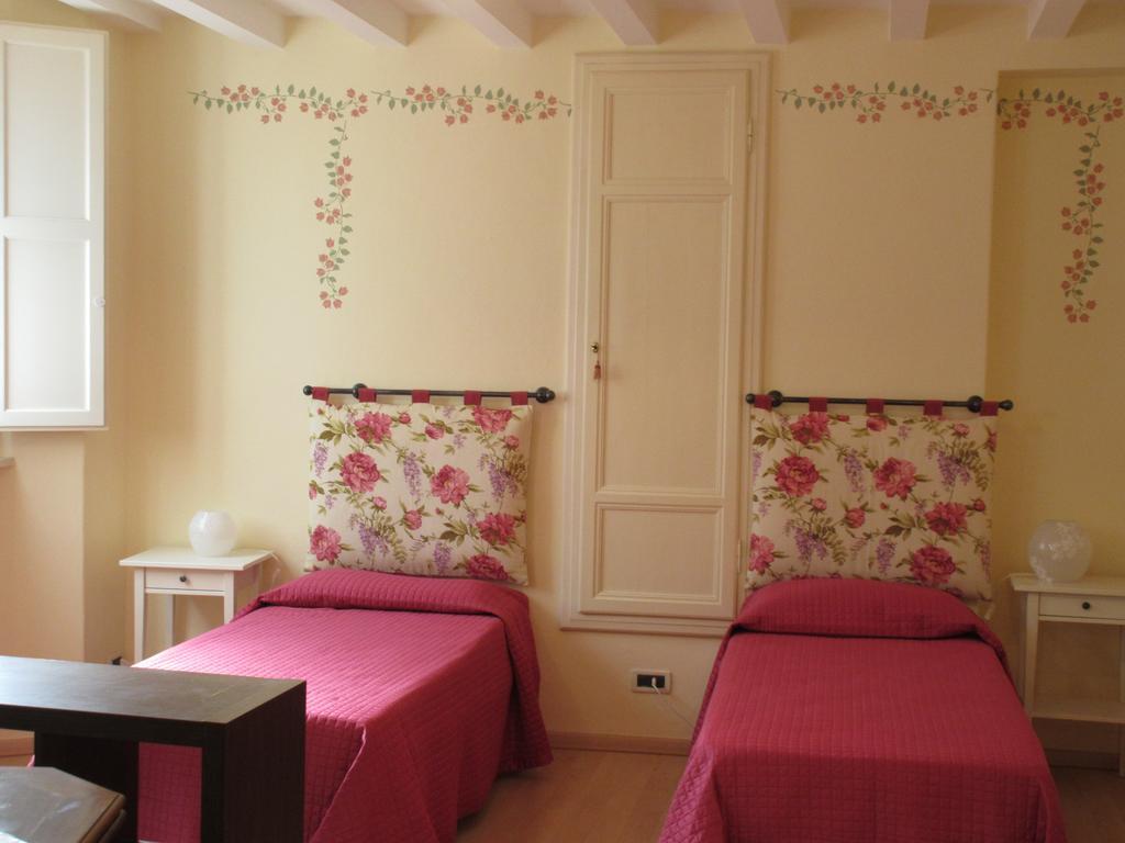 Mimi Apartment Lucques Chambre photo