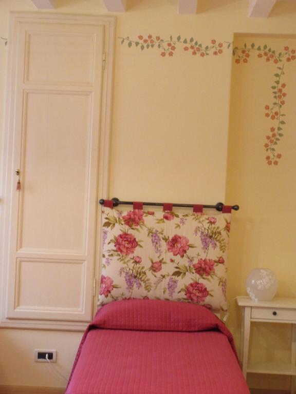 Mimi Apartment Lucques Chambre photo